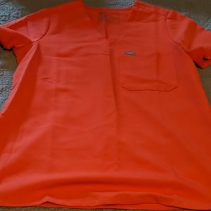 FIGS Clay Catarina One-Pocket Scrub Top Medium